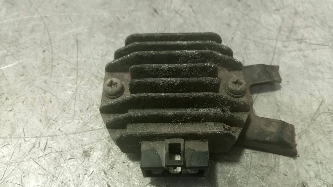 Foto de REGULADOR DE CORRIENTE YAMAHA