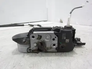 Foto de CERRADURA PUERTA DELANTERA DERECHA CITROEN DS3 1.6 e-HDi FAP (92 CV / 68 KW) referencia 732313