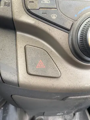 Foto de WARNING HYUNDAI I30 (FD) 1.6 CRDi CAT (116 CV / 85 KW)