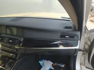 Foto de GUANTERA BMW SERIE 5 TOURING (F11) 2.0 Turbodiesel (184 CV / 135 KW)