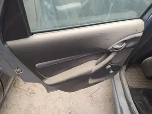 Foto de ELEVALUNAS TRASERO IZQUIERDO FORD FOCUS BERLINA (CAK) 1.8 TDDI Turbodiesel CAT (90 CV / 66 KW) referencia 1331608
