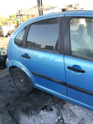 Foto de PUERTA TRASERA DERECHA CITROEN C3 referencia 9008Q5