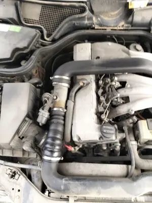 Foto de MOTOR COMPLETO MERCEDES-BENZ CLASE E (BM 210) BERLINA 2.9 Turbodiesel CAT (129 CV / 95 KW) referencia 602982