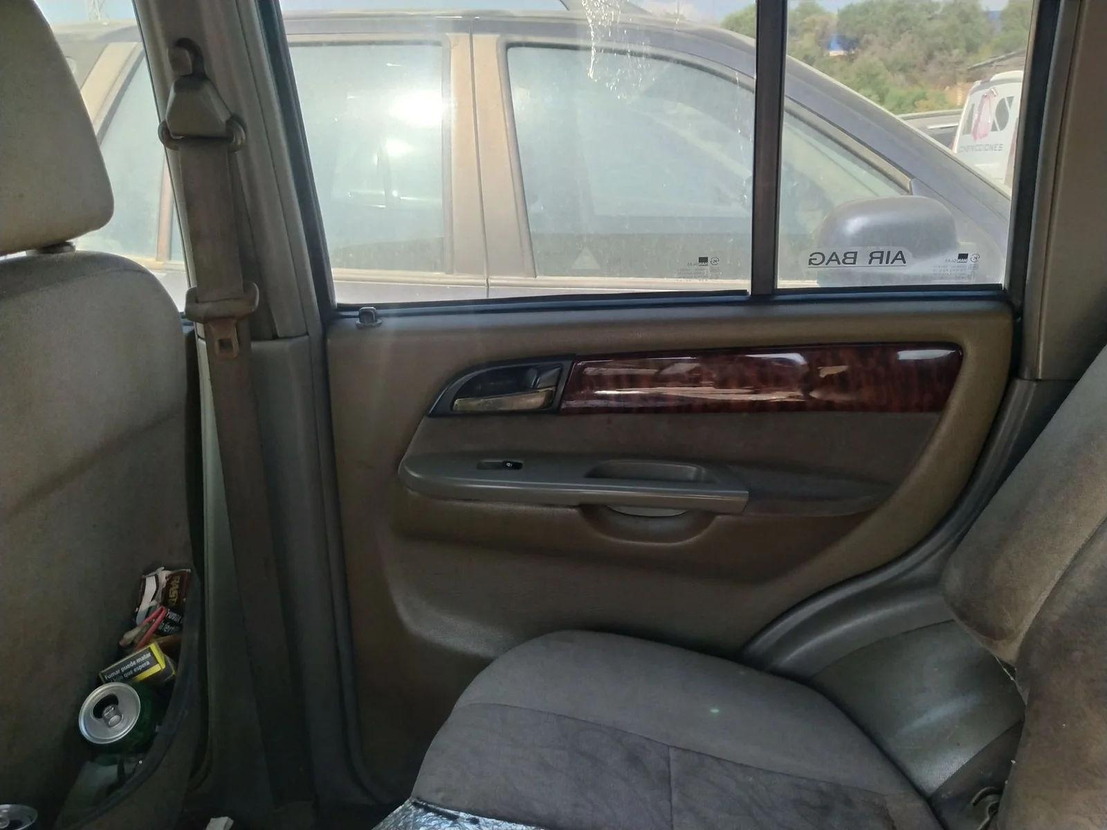 Foto de MANETA INTERIOR TRASERA DERECHA SSANGYONG MUSSO 2.9 Turbodiesel CAT (120 CV / 88 KW)