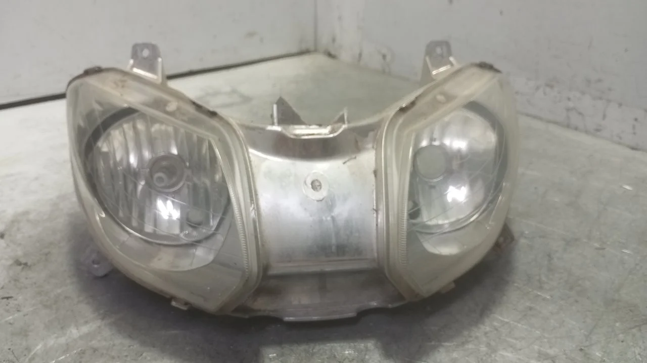 Foto de FARO DELANTERO YAMAHA X-MAX 125 125 cm3 - 10.36 kW (0 CV / 0 KW) referencia 328361