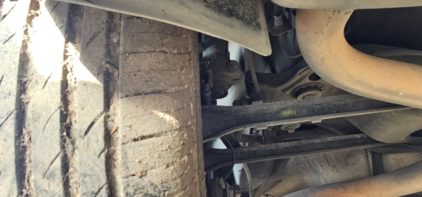 Foto de BRAZO SUSPENSION TRASERO IZQUIERDO FORD MONDEO BERLINA (GE) 2.0 16V DI TD CAT (116 CV / 85 KW) referencia 1118921