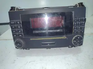 Foto de SISTEMA AUDIO / RADIO CD MERCEDES-BENZ VIANO (639)