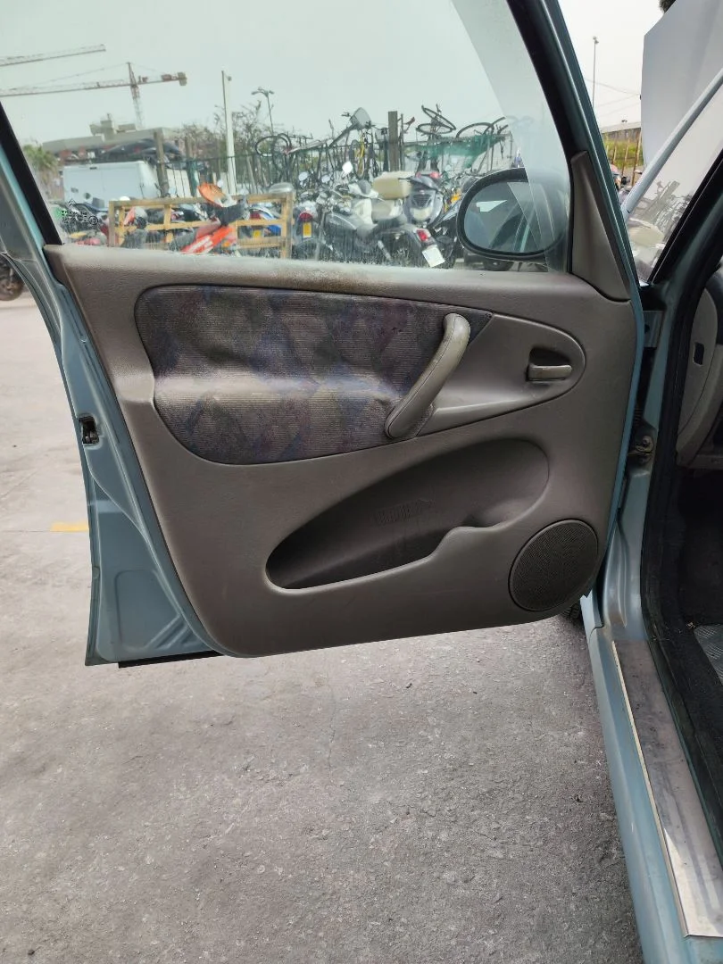 Foto de GUARNECIDO PUERTA DELANTERA IZQUIERDA CITROEN XSARA PICASSO 2.0 HDi CAT (RHY / DW10TD) (90 CV / 66 KW) referencia 9332X3