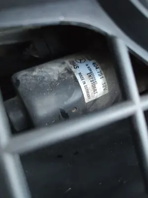 Foto de MOTOR LIMPIA DELANTERO MERCEDES-BENZ VITO FURGÓN (639) 2.1 CDI CAT (109 CV / 80 KW)