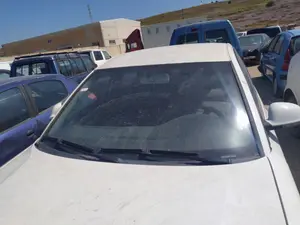 Foto de BRAZO LIMPIA DELANTERO IZQUIERDO VOLKSWAGEN PASSAT BERLINA (3B3) 1.9 TDI (131 CV / 96 KW) referencia 3B1955409C