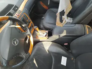Foto de CONSOLA CENTRAL MERCEDES-BENZ CLASE S (BM 220) BERLINA 5.0 V8 24V CAT (306 CV / 225 KW)