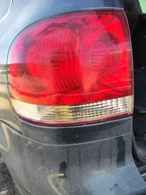 Foto de PILOTO TRASERO IZQUIERDO VOLKSWAGEN TOUAREG (7L6) 4.2 V8 32V FSI (350 CV / 257 KW) referencia 7L6945095P