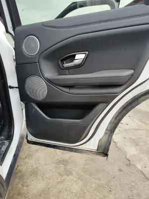 Foto de GUARNECIDO PUERTA TRASERA DERECHA LAND ROVER RANGE ROVER EVOQUE 2.0 Td4 CAT (150 CV / 110 KW) referencia LR028135