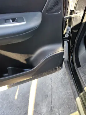 Foto de ELEVALUNAS TRASERO IZQUIERDO JAGUAR F-PACE 3.0 V6 Diesel CAT (301 CV / 221 KW) referencia HK8327001AB