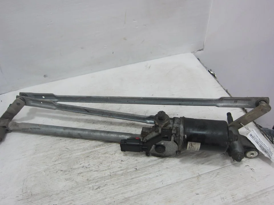 Foto de MOTOR LIMPIA DELANTERO CHRYSLER SEBRING JR 41 BERLINA 2.7 CAT (203 CV / 149 KW) referencia E2086175317