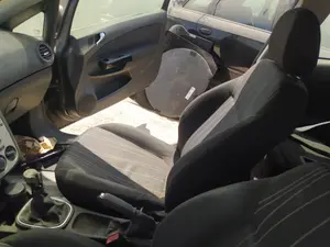 Foto de ASIENTO DELANTERO IZQUIERDO OPEL CORSA D 1.2 16V CAT (Z 12 XEP / LB4) (80 CV / 59 KW)