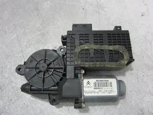 Foto de MOTOR ELEVALUNAS DELANTERO IZQUIERDO CITROEN GRAND C4 PICASSO 1.6 16V HDi FAP (109 CV / 80 KW) referencia 9654087680