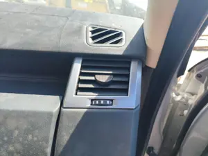 Foto de REJILLA AIREADORA LAND ROVER RANGE ROVER SPORT 4.4 V8 CAT (299 CV / 220 KW)