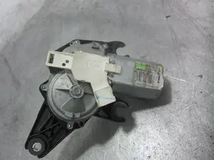 Foto de MOTOR LIMPIA TRASERO RENAULT CLIO III 1.2 (75 CV / 55 KW) referencia 8200311486 foto 4