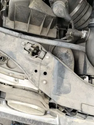 Foto de CERRADURA CAPO MERCEDES-BENZ CLASE E (BM 210) BERLINA 2.9 Turbodiesel CAT (129 CV / 95 KW) referencia A2108800960