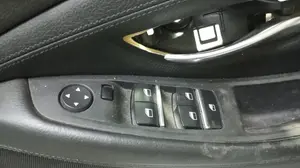 Foto de MANDO ELEVALUNAS DELANTERO DERECHO BMW SERIE 5 TOURING (F11) 2.0 Turbodiesel (184 CV / 135 KW) referencia 924195701