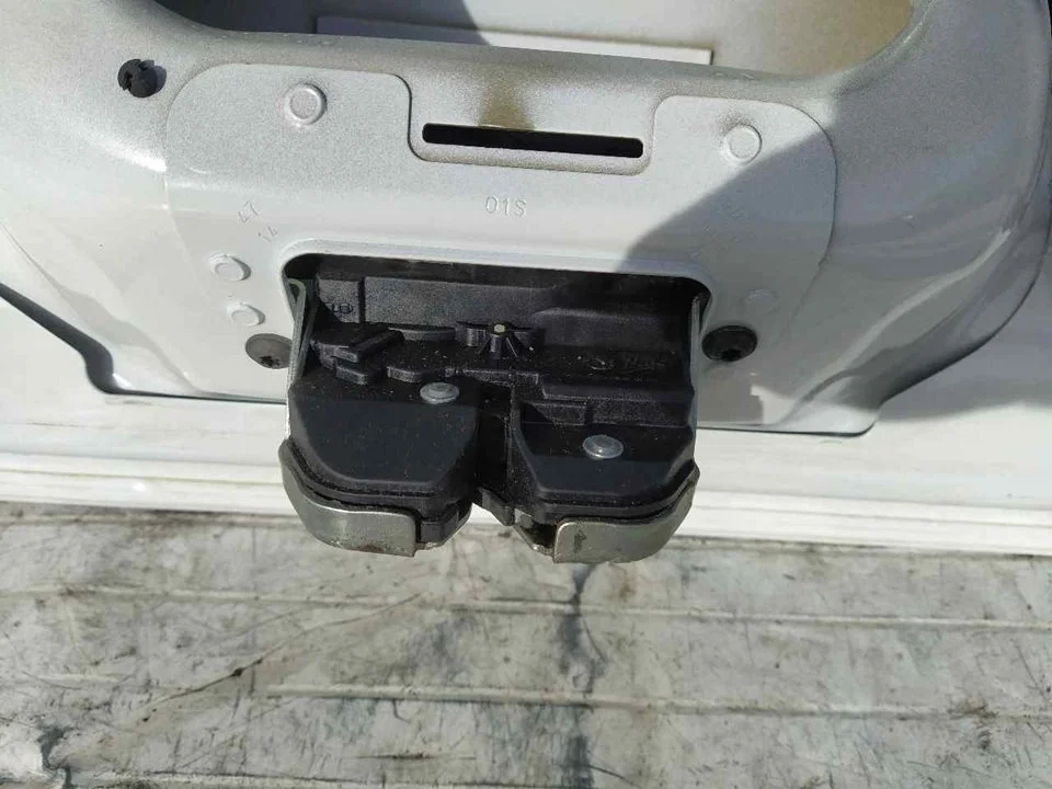 Foto de CERRADURA MALETERO / PORTON PORSCHE CAYENNE (TIPO 92A)