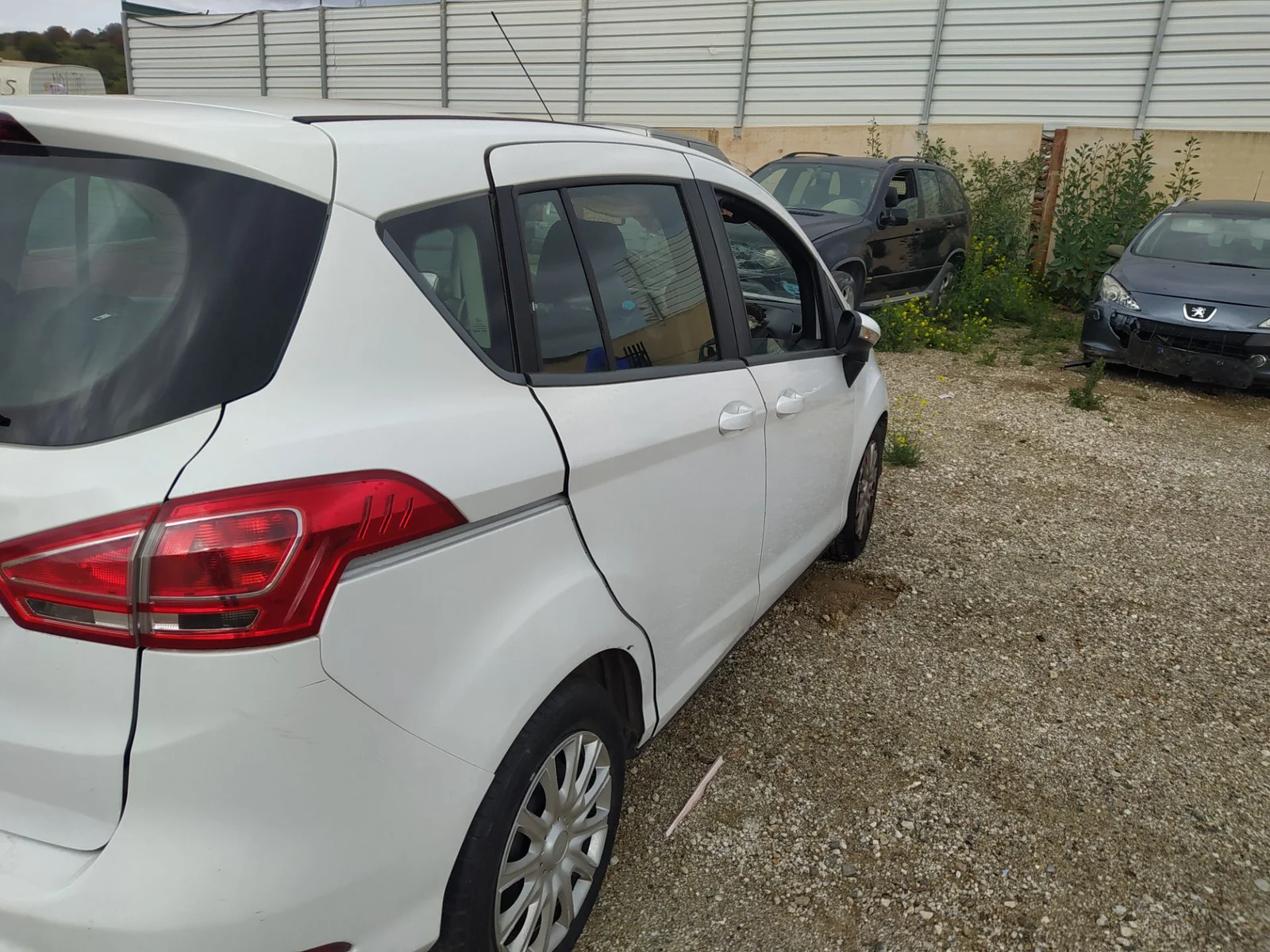 Foto de BRAZO SUSPENSION TRASERO DERECHO FORD B-MAX (CB2) 1.5 TDCi CAT (95 CV / 70 KW)
