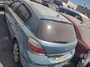 Foto de GUARNECIDO PORTON TRASERO OPEL ASTRA H BERLINA 1.6 16V (105 CV / 77 KW)