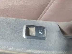 Foto de MANDO ELEVALUNAS TRASERO DERECHO MERCEDES-BENZ CLASE E (BM 212) LIM. 3.0 CDI CAT (265 CV / 195 KW) referencia A20490581029107