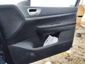 Foto de GUARNECIDO PUERTA DELANTERA DERECHA PEUGEOT 307 (S1)(04.2001) 1.6 16V CAT (109 CV / 80 KW) referencia 933116