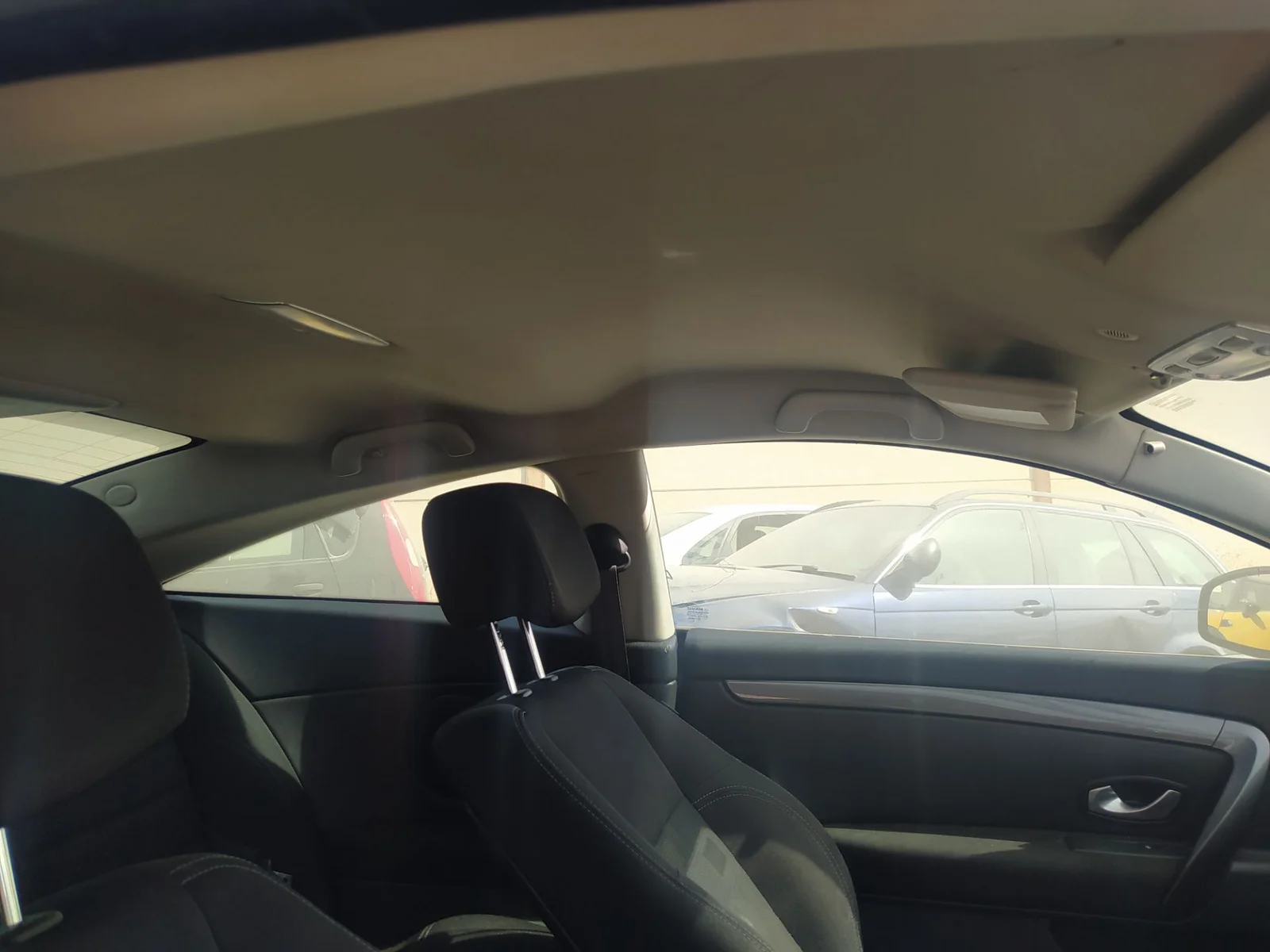 Foto de ASIDERO TECHO TRASERO IZQUIERDO RENAULT LAGUNA III COUPE 2.0 dCi Diesel FAP (150 CV / 110 KW) referencia 739400011R