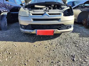 Foto de PARAGOLPES DELANTERO CITROEN C4 BERLINA 1.6 16V HDi (90 CV / 66 KW)