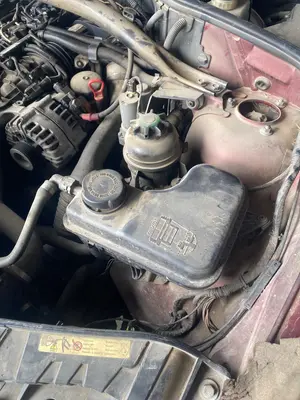 Foto de DEPOSITO EXPANSION BMW SERIE X3 (E83) 2.0 Turbodiesel CAT (177 CV / 130 KW) referencia 17137800292