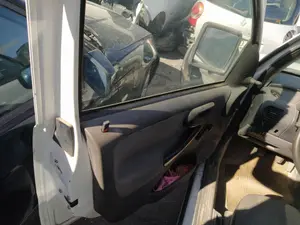 Foto de GOMAS CONTORNO PUERTA OPEL COMBO (CORSA C) 1.3 16V CDTI CAT (Z 13 DT / LN9) (69 CV / 51 KW)