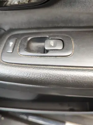 Foto de MANETA ELEVALUNAS DELANTERA DERECHA VOLVO S80 BERLINA 2.4 CAT (140 CV / 103 KW)