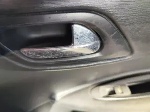 Foto de MANETA INTERIOR TRASERA DERECHA CITROEN C4 BERLINA 1.6 16V HDi (90 CV / 66 KW) referencia 914493
