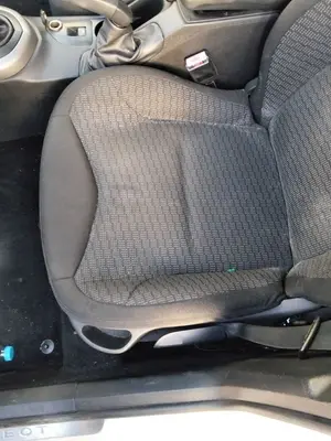 Foto de ASIENTO DELANTERO IZQUIERDO PEUGEOT 308 SW 1.6 HDi FAP CAT (9HZ / DV6TED4) (109 CV / 80 KW)