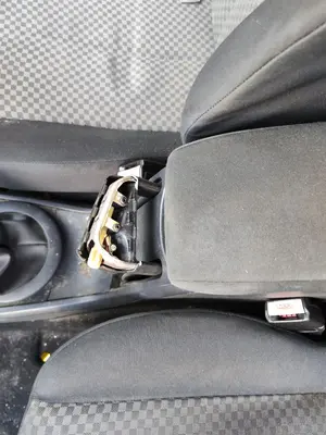 Foto de PALANCA FRENO RENAULT MEGANE II BERLINA 5P 1.5 dCi Diesel (101 CV / 74 KW)
