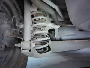 Foto de BRAZO SUSPENSION SUPERIOR TRASERO IZQUIERDO FORD FIESTA (CNN) 1.5 TDCi CAT (75 CV / 55 KW)