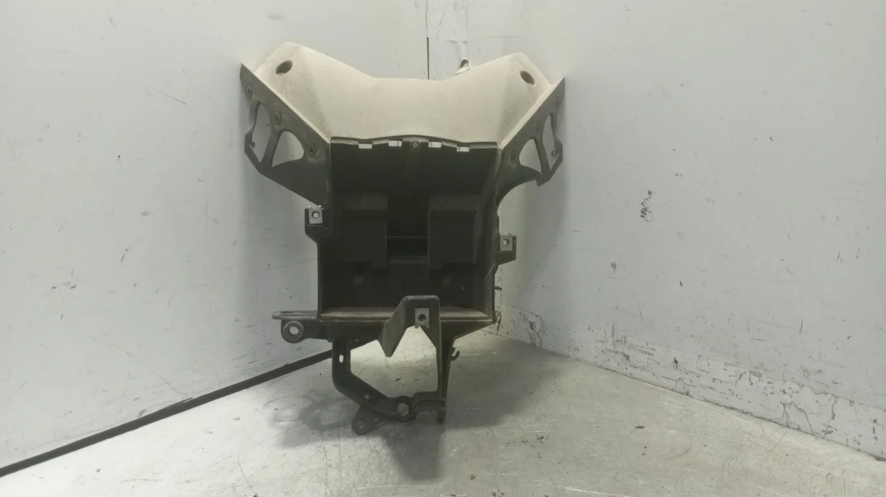 Foto de SOPORTE BATERIA YAMAHA X-MAX 125 125 cm3 - 10.36 kW (0 CV / 0 KW) referencia 1SDF8321