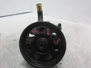Foto de BOMBA DIRECCION FORD FOCUS FAMILIAR (CAK) 1.6 16V CAT (101 CV / 74 KW) referencia 4074608