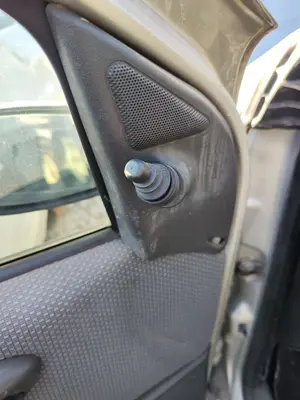 Foto de RETROVISOR IZQUIERDO FIAT II PUNTO (188) BERLINA 1.3 JTD CAT (69 CV / 51 KW) referencia 0735310075