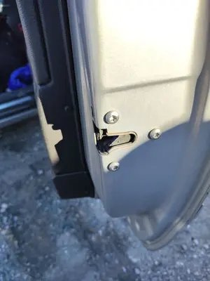 Foto de CERRADURA PUERTA DELANTERA DERECHA OPEL ASTRA H TWIN TOP 1.9 16V CDTI CAT (Z 19 DTH / LRD) (150 CV / 110 KW) referencia 13210745