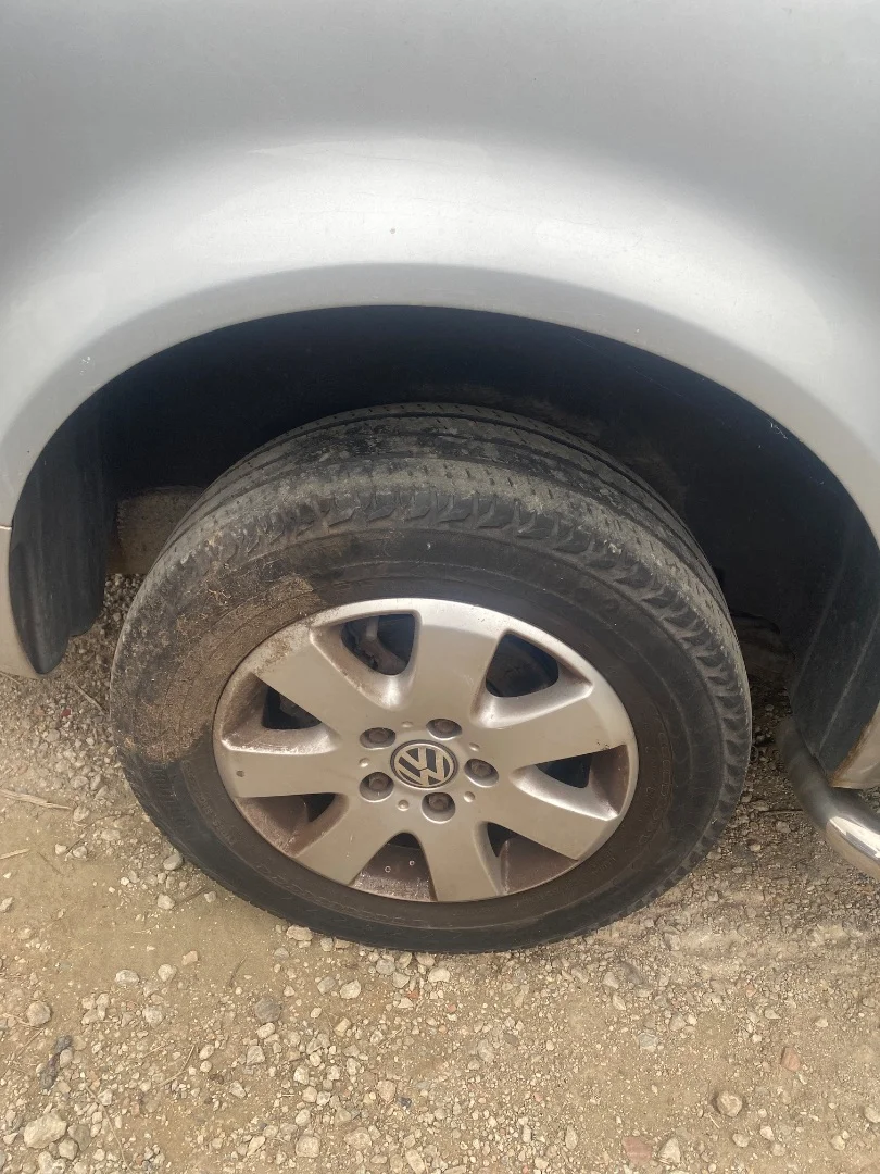 Foto de LLANTA VOLKSWAGEN T5 TRANSPORTER BUS (7H) 2.5 TDI (131 CV / 96 KW) referencia 7LA601027B FKZ