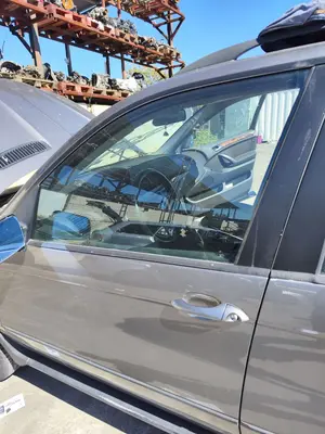 Foto de LUNA DELANTERA IZQUIERDA BMW SERIE X5 (E53) 3.0 Turbodiesel CAT (218 CV / 160 KW) referencia 51328402513