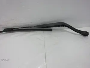Foto de BRAZO LIMPIA DELANTERO DERECHO BMW SERIE X3 (G01) 3.0 24V Turbodiesel (265 CV / 195 KW) referencia 739900908