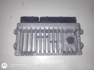 Foto de CENTRALITA MOTOR UCE TOYOTA YARIS (P13) 1.5 16V CAT (Híbrido) (75 CV / 55 KW) referencia 896610DC00