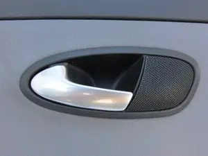 Foto de MANETA INTERIOR TRASERA IZQUIERDA SEAT LEON (1P1) 1.6 TDI (105 CV / 77 KW)