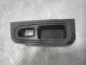 Foto de MANDO ELEVALUNAS DELANTERO DERECHO PORSCHE CAYENNE (TIPO 92A) 3.6 CAT (299 CV / 220 KW) referencia 7P5857858R