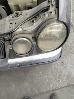 Foto de FARO IZQUIERDO MERCEDES-BENZ CLASE E (BM 210) BERLINA referencia A210820036164 foto 2